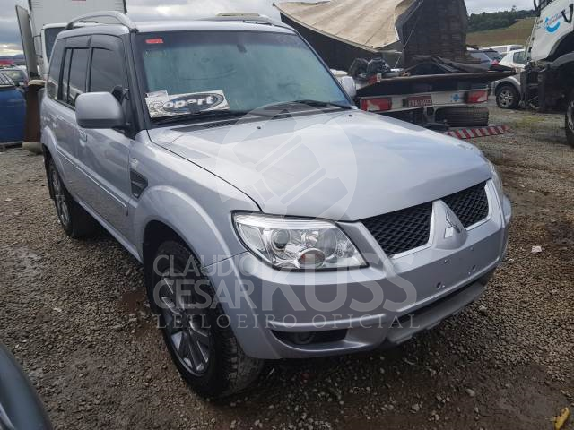 LOTE 05 - MITSUBISHI PAJERO TR4 FLEX 2.0 16V 2013