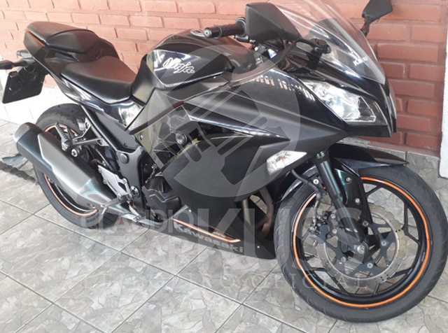 Lote 007 - Kawasaki Ninja 300 2013