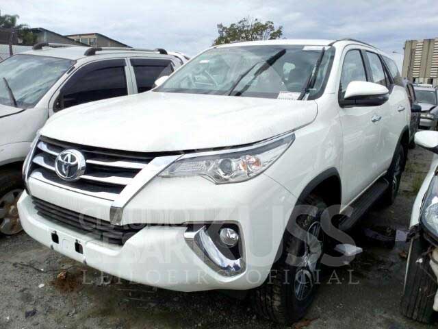 LOTE 010 - Toyota SW4 2.7 SRV 7L 4x2 (Aut) 2018