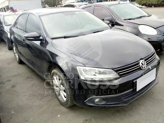 LOTE 025 - Volkswagen JETTA Highline 2.0 TSI 2017