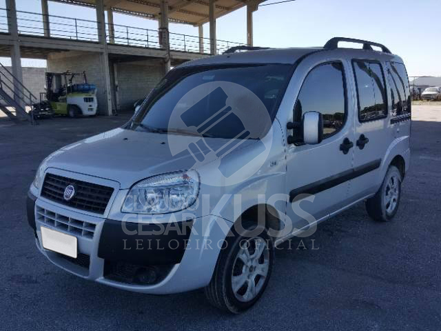 LOTE 015 - FIAT DOBLO Essence 1.8 16V (Flex) 2015